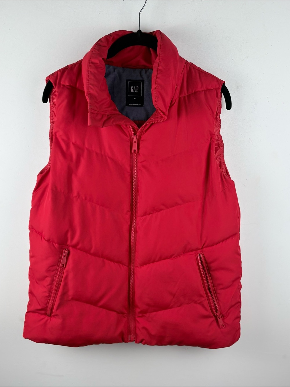 Gap Women’s Red Puffer Vest Full Zip Winter Fall Quilted Outdoor Holiday Medium